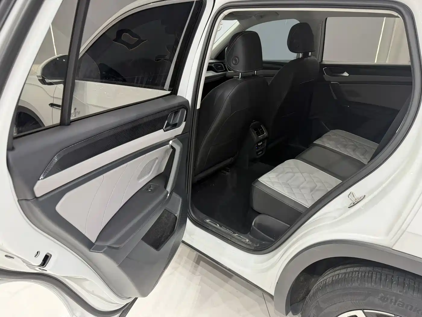 Volkswagen Tayron 2023 280TSI 2WD Luxury Plus Advanced Edition фото 15