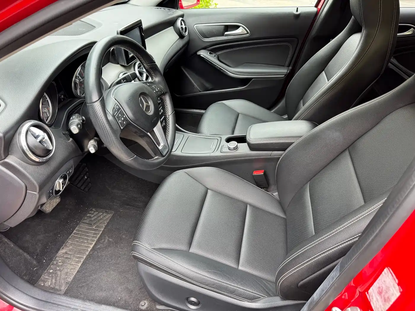 Mercedes-Benz GLA 2015 GLA 200 Dynamic фото 9