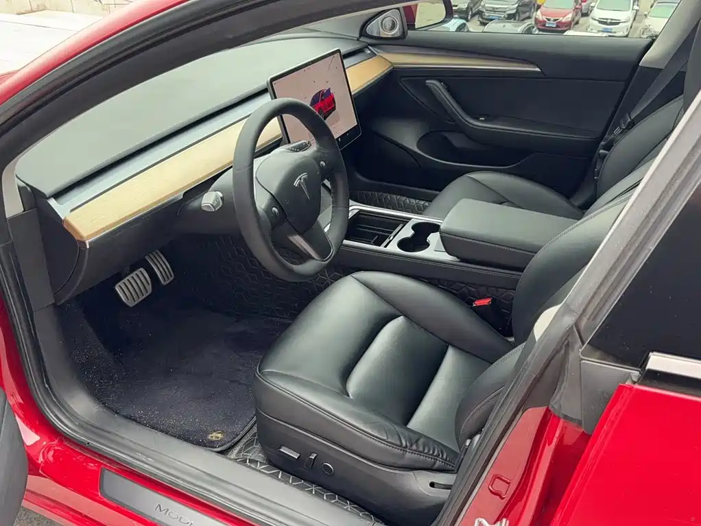 Фото 17 - Tesla Model 3