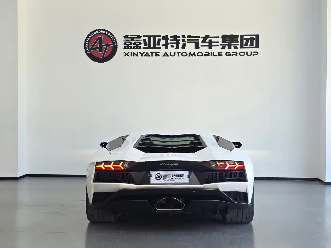 Lamborghini Aventador 2011 LP 700-4 фото 7