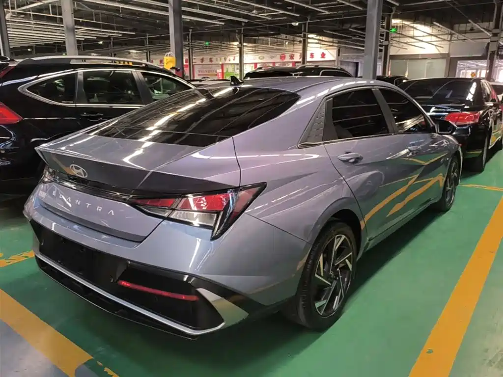 Hyundai Elantra 2023 1.5L CVT GLX Elite Edition фото 7