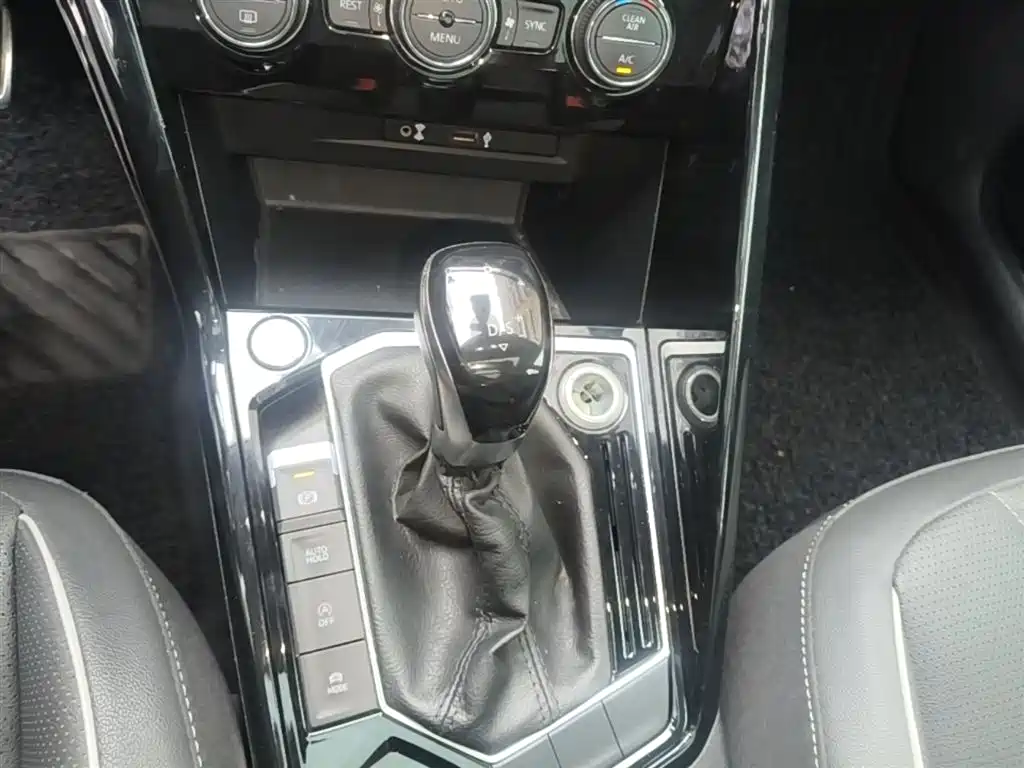 Volkswagen Tayron 2019 330TSI 2WD Luxury China VI фото 14