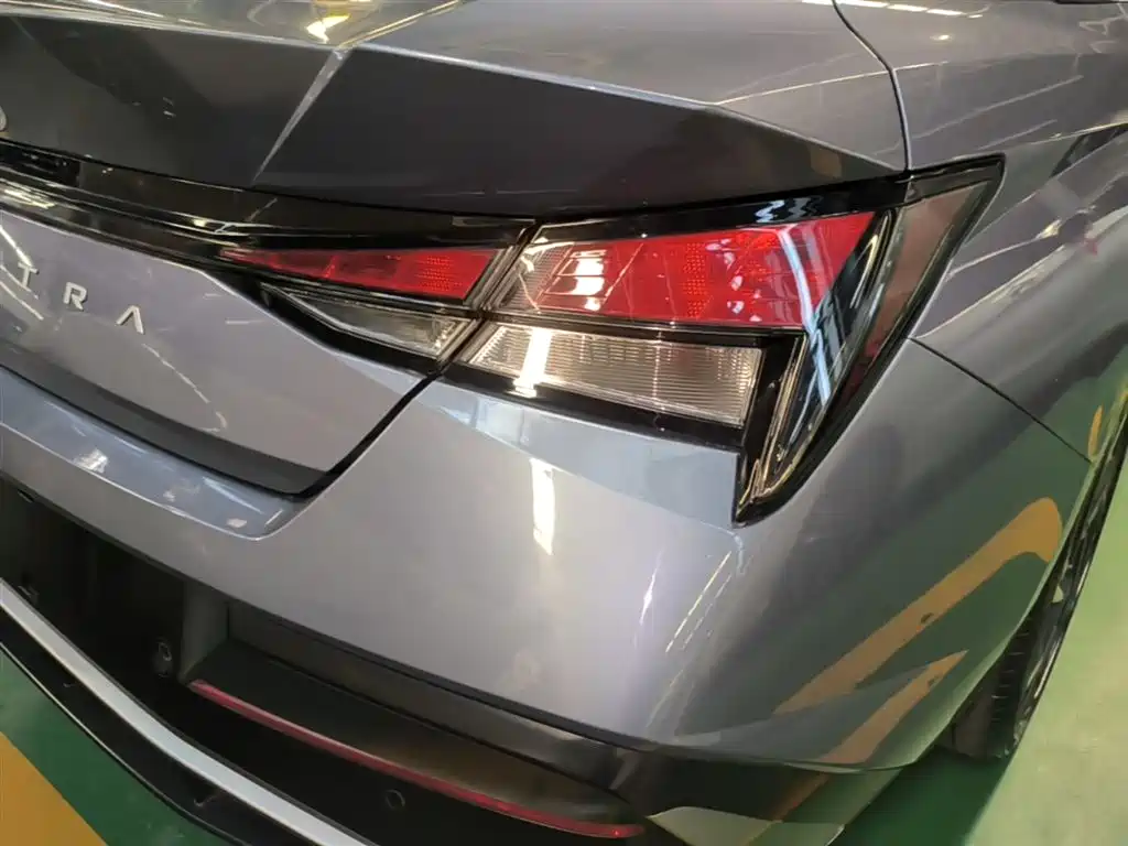 Hyundai Elantra 2023 1.5L CVT GLX Elite Edition фото 8