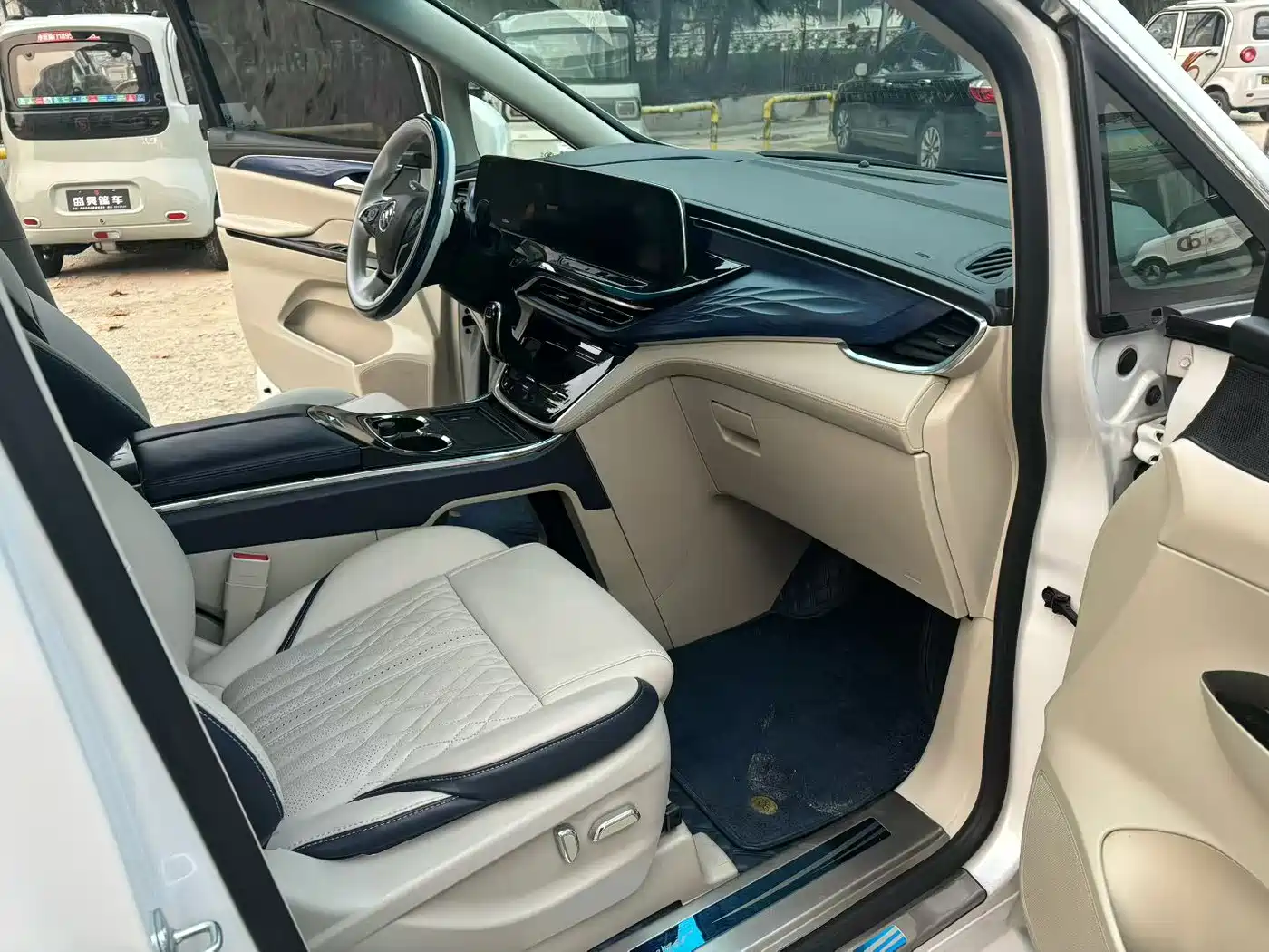 Buick GL8 2021 ES Landlord 653T Comfort фото 7
