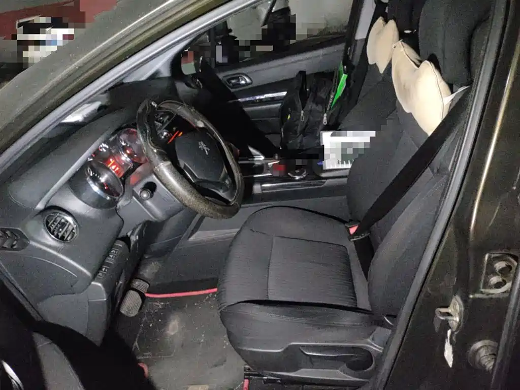 Peugeot 3008 2013 2.0L Automatic Classic Edition фото 8
