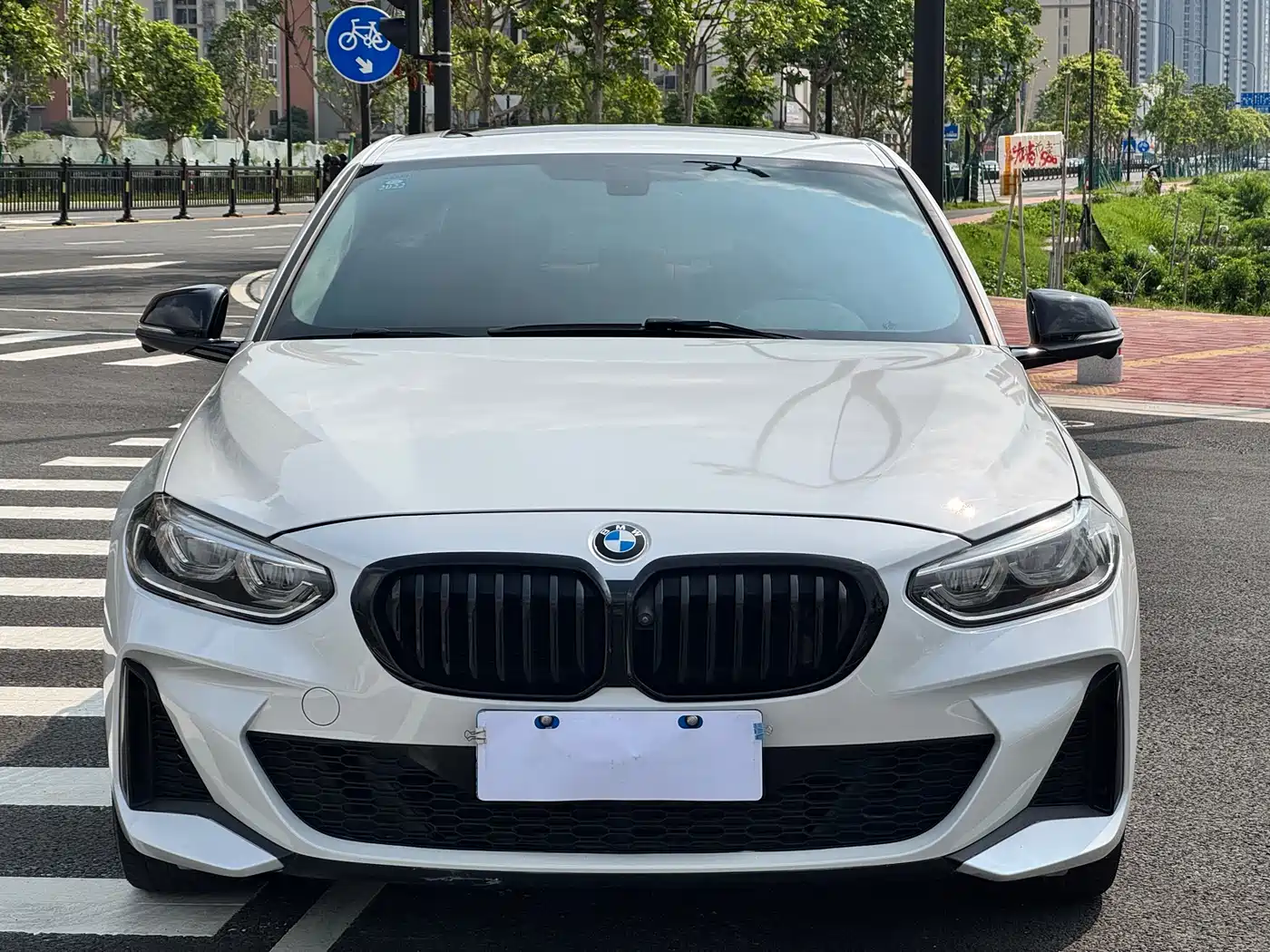 BMW 1 Series 2021 125i M Sport Black Night Edition фото 2