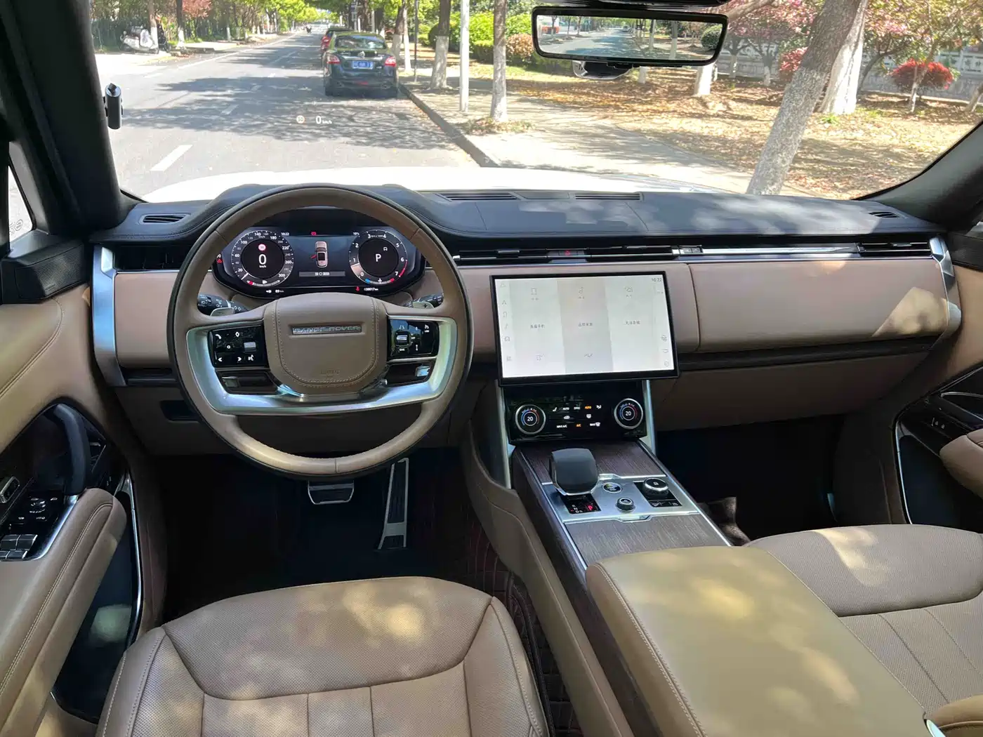 Land Rover Range Rover 2024 3.0 L6 400PS Genesis Extended фото 17