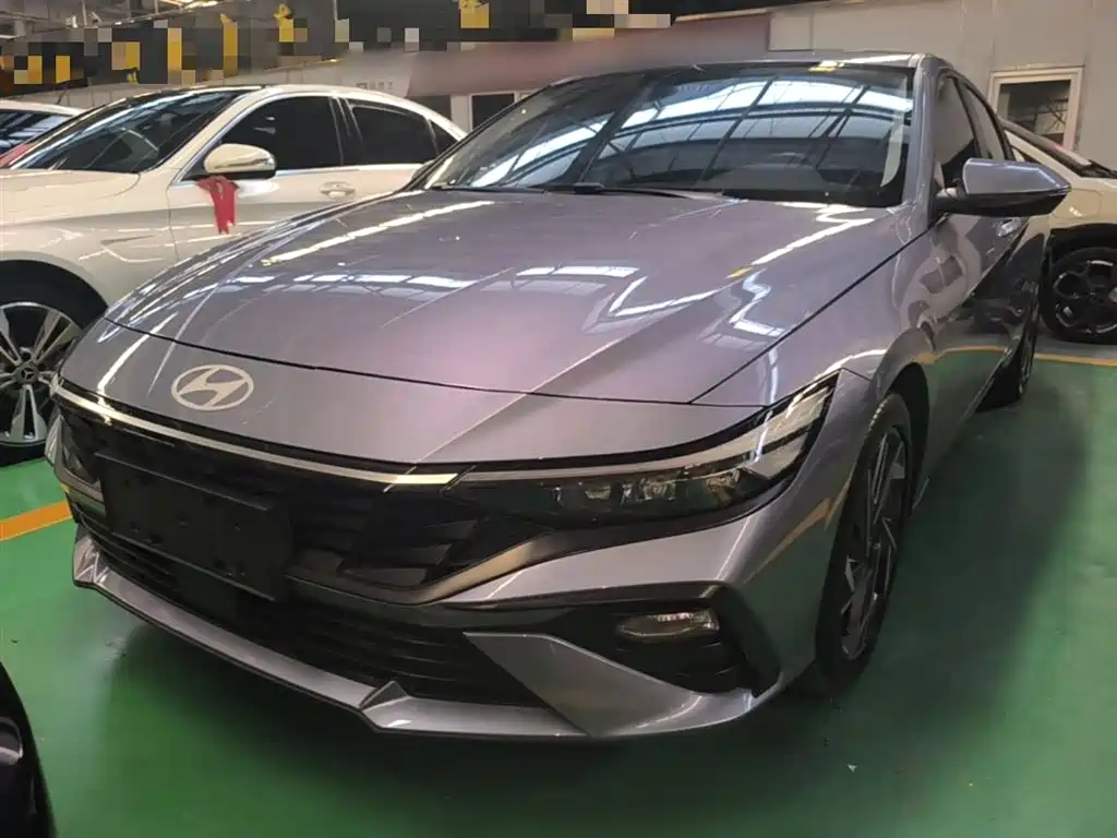Hyundai Elantra 2023 1.5L CVT GLX Elite Edition фото 3