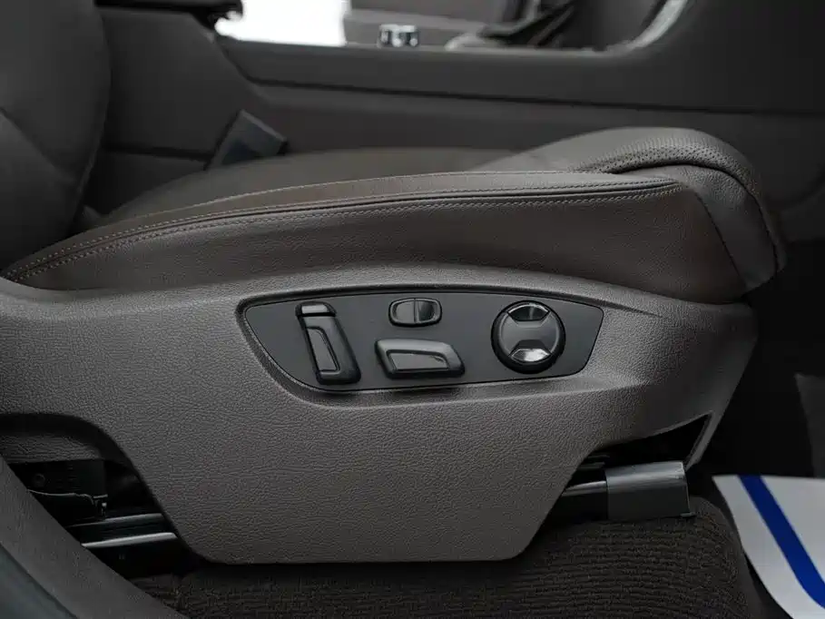 Volkswagen Touareg 2011 3.0TSI Premium фото 22