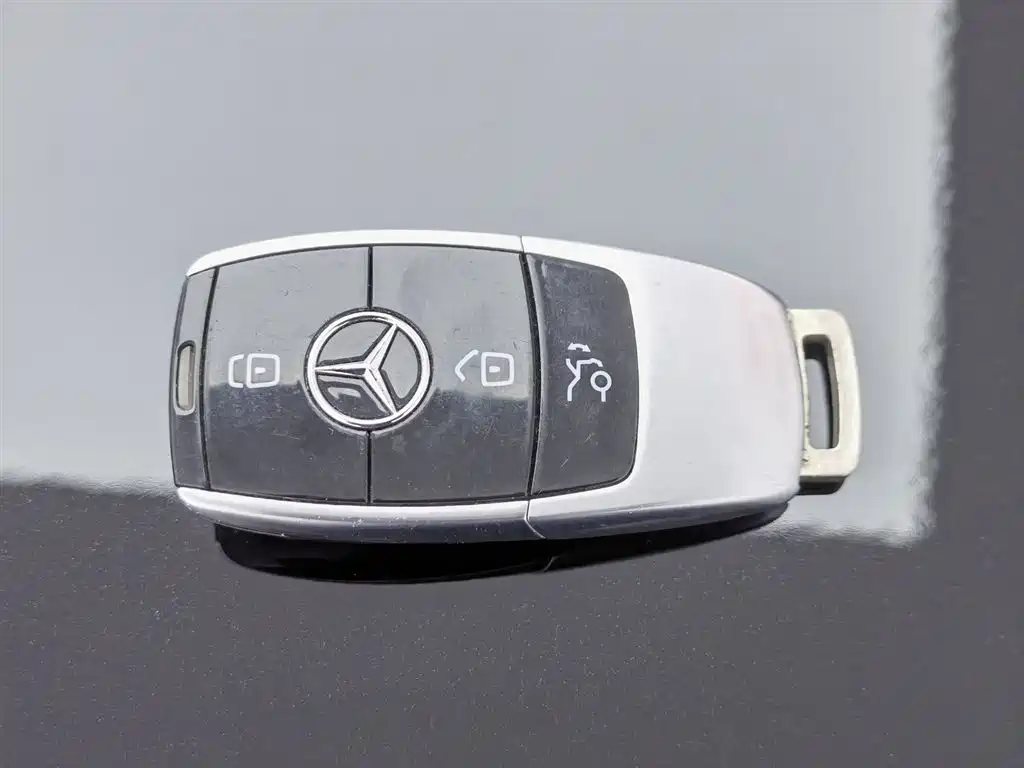 Mercedes-Benz E-Class 2018 E 200 L Sport фото 19