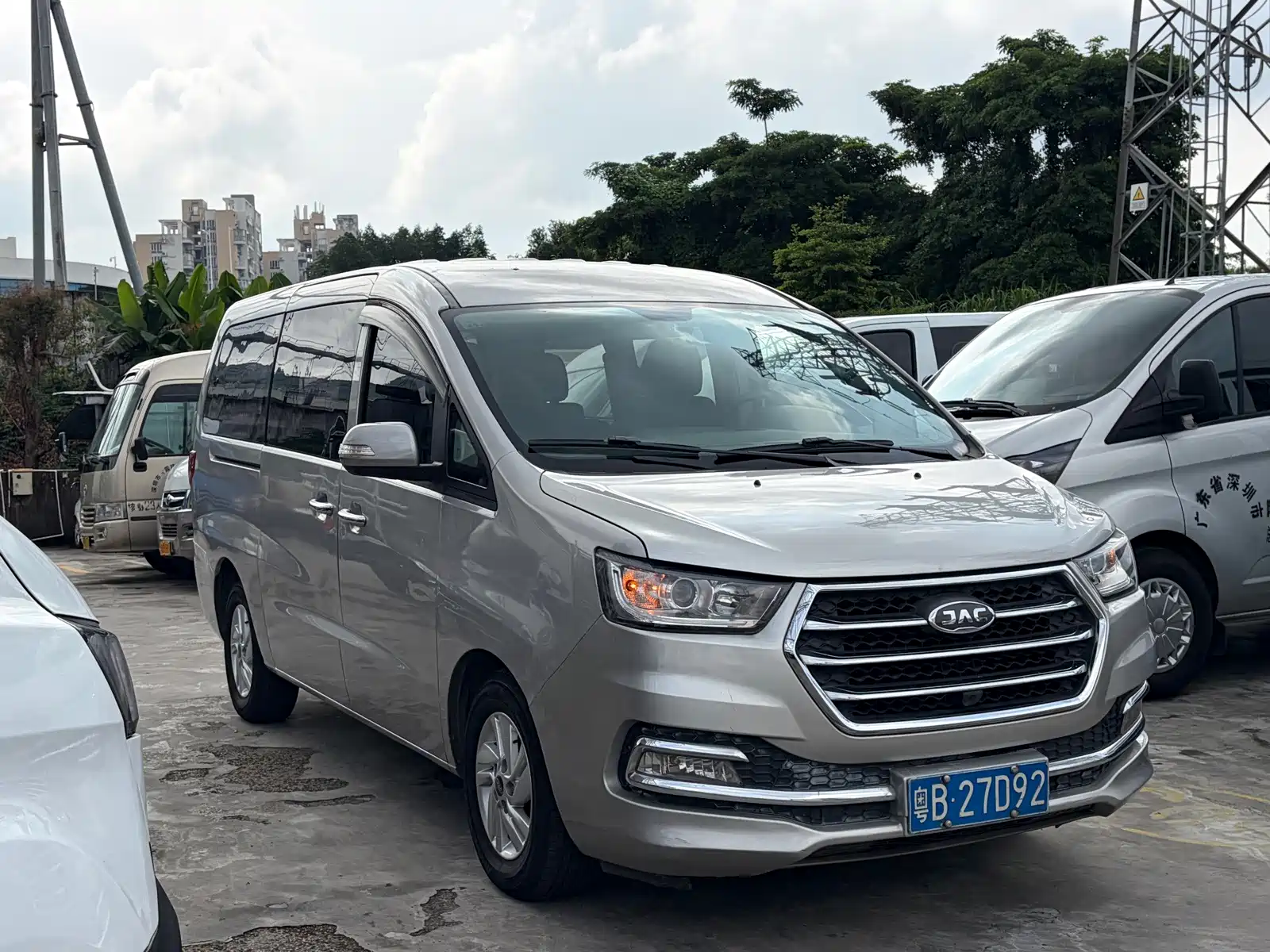Фото 2 - JAC Refine M4