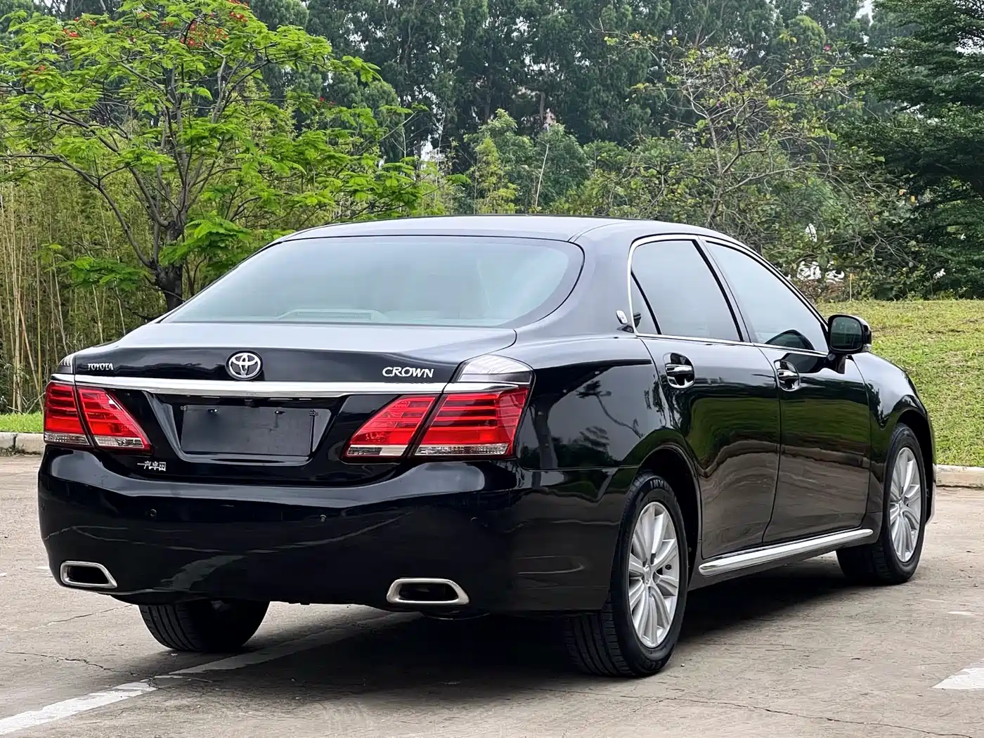 Toyota Crown 2012 2.5L Royal Navigation Edition фото 16