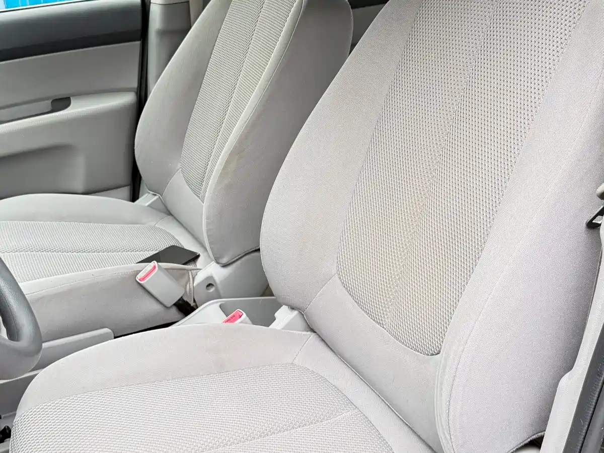 Kia Carens 2011 1.6L 5-seat Automatic Comfort фото 23