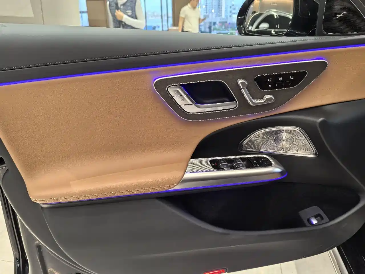 Mercedes-Benz E-Class 2026 E 300 L Luxury фото 6