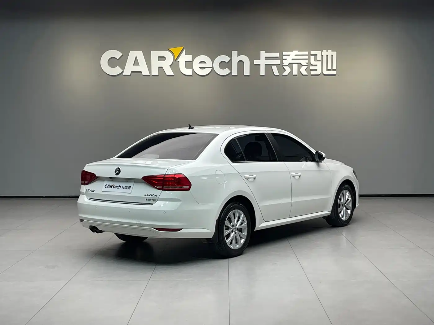Volkswagen Lavida 2017 230TSI DSG Comfort Edition фото 4