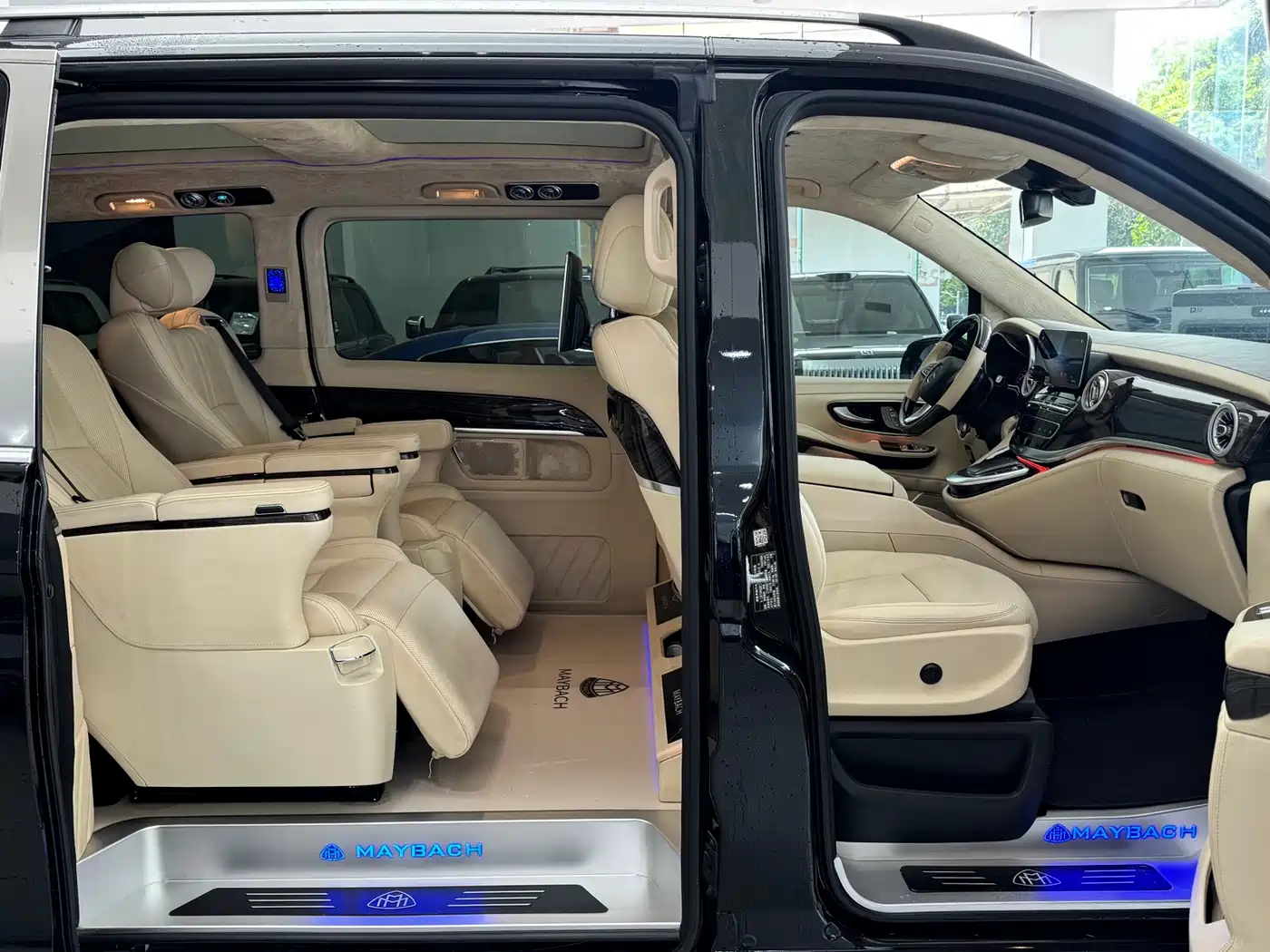 Mercedes-Benz V-Class 2021 V 260 L Long Wheelbase Luxury Edition фото 4