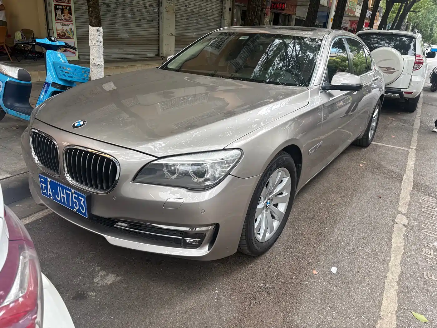 BMW 7 Series 2013 Model 740Li Leading
