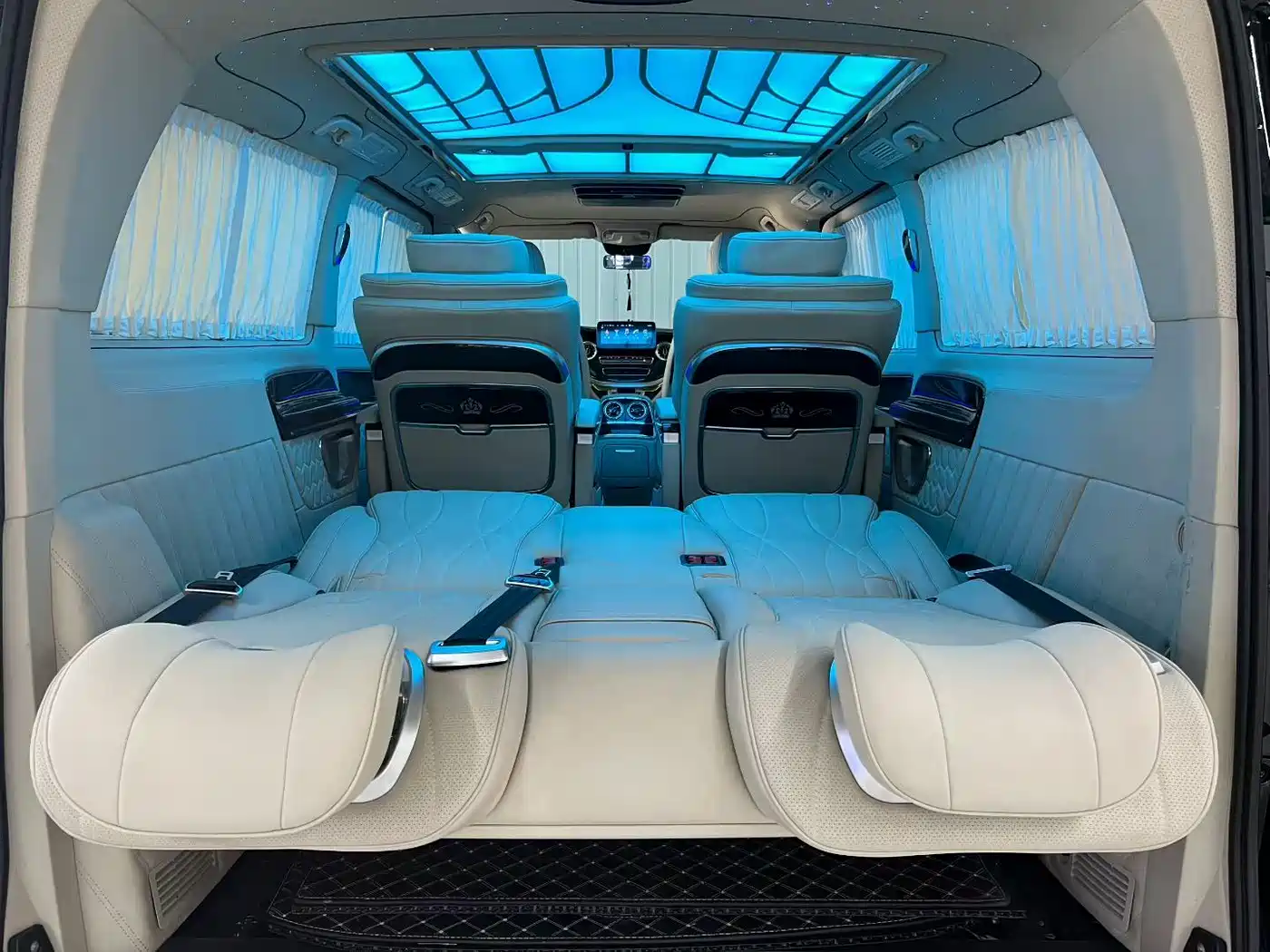 Mercedes-Benz Vito 2023 2.0T Business 7-Seater фото 7
