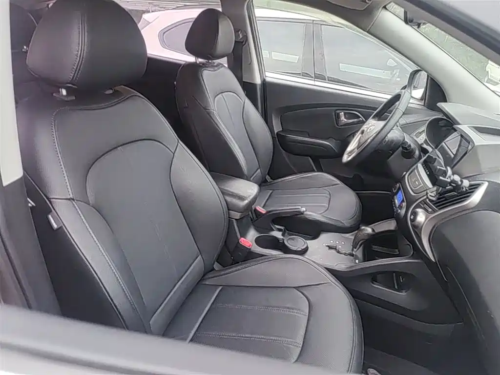Hyundai Beijing Hyundai ix35 2015 2.0L Automatic 2WD Smart Type China IV фото 25
