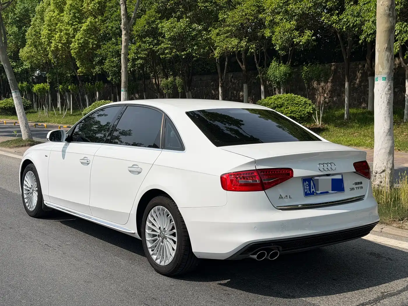 Audi A4L 2016 35 TFSI Collector's Edition S line Comfort фото 11