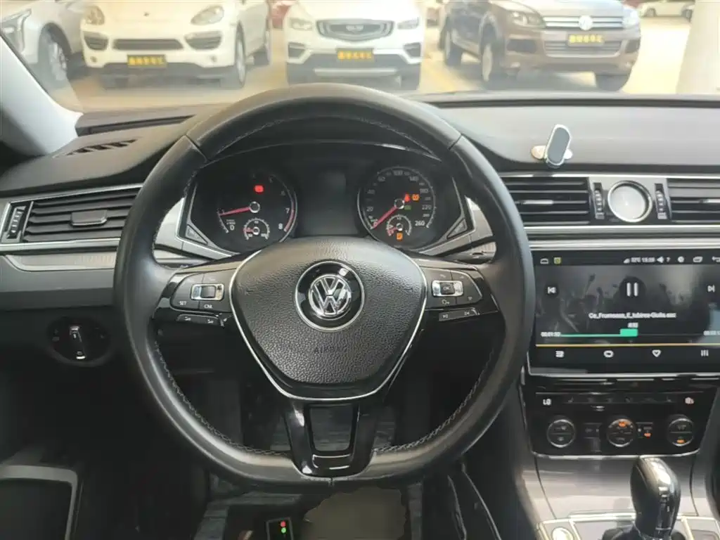 Volkswagen Passat 2017 330TSI DSG Prestige фото 11