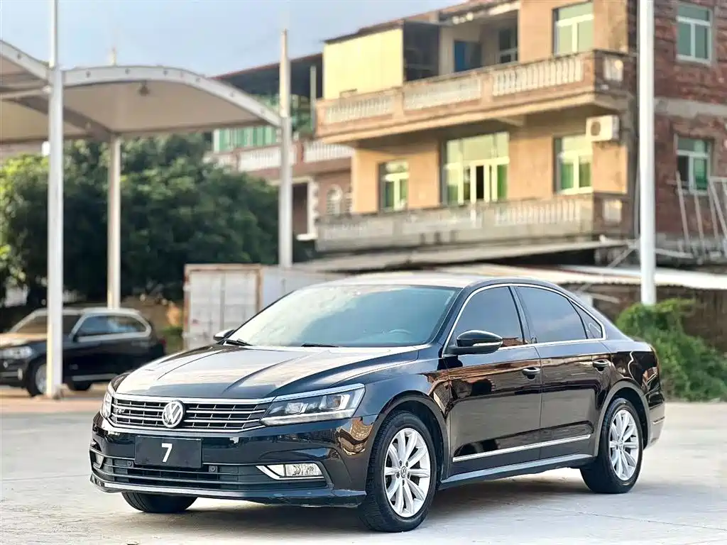 Volkswagen Passat 2017 330TSI DSG Prestige фото 2