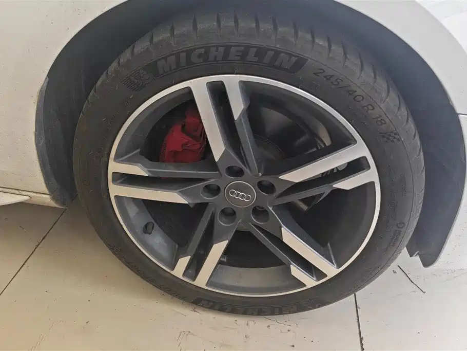 Audi A4L 2020 40 TFSI Luxury Dynamic фото 6