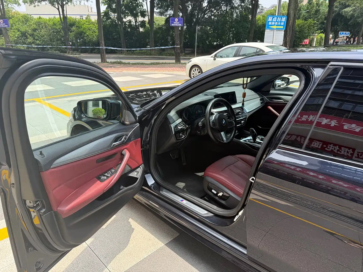 BMW 5 Series 2018 530Li Premium M Sport Package фото 9