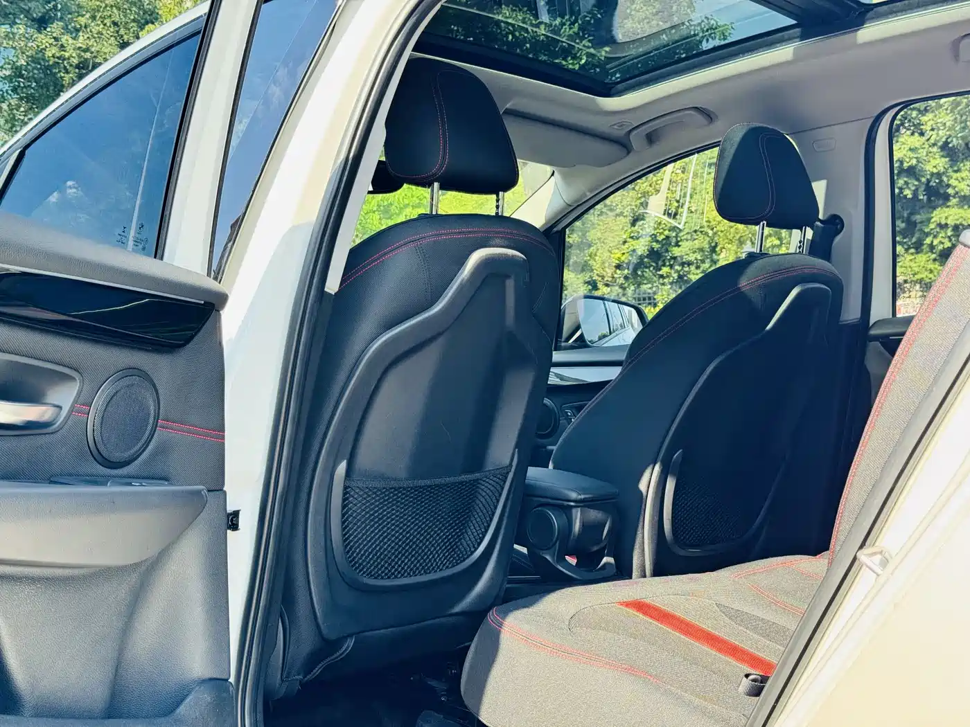 BMW 2 Series Gran Tourer 2015 218i Sport Design Package фото 12