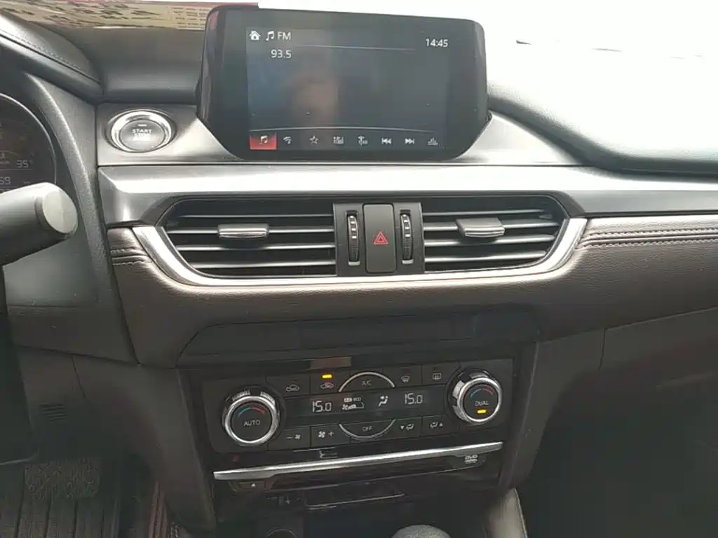 Photo 13 - Mazda Atenza