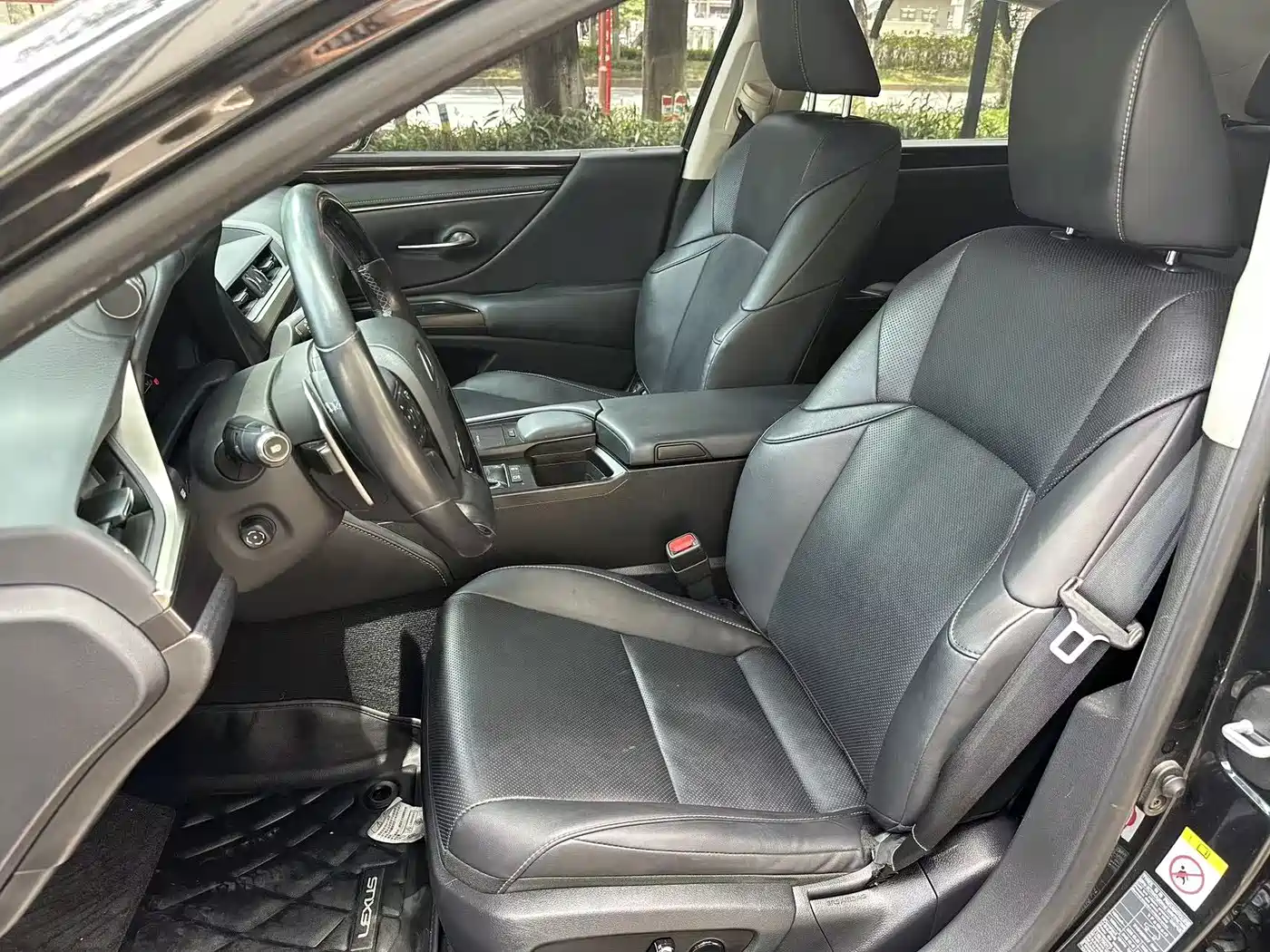Lexus ES 2018 200 Luxury Edition China V фото 2