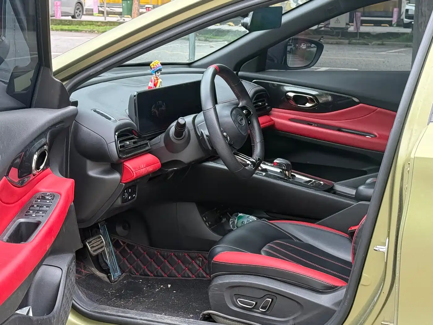 GAC Trumpchi Trumpchi Emkoo 2022 270T DCT J16 Galaxy Fighter Edition фото 8