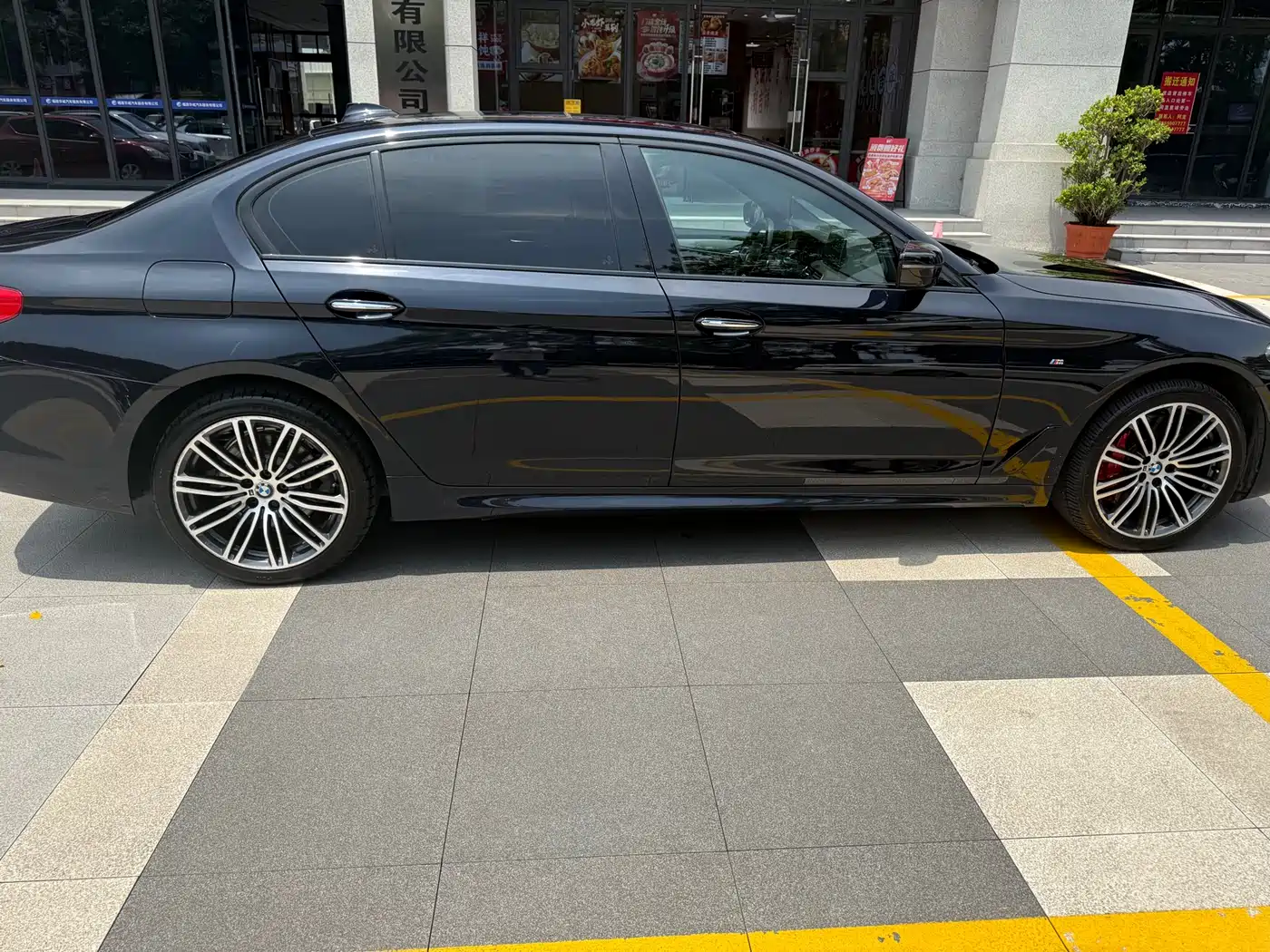 BMW 5 Series 2018 530Li Premium M Sport Package фото 7
