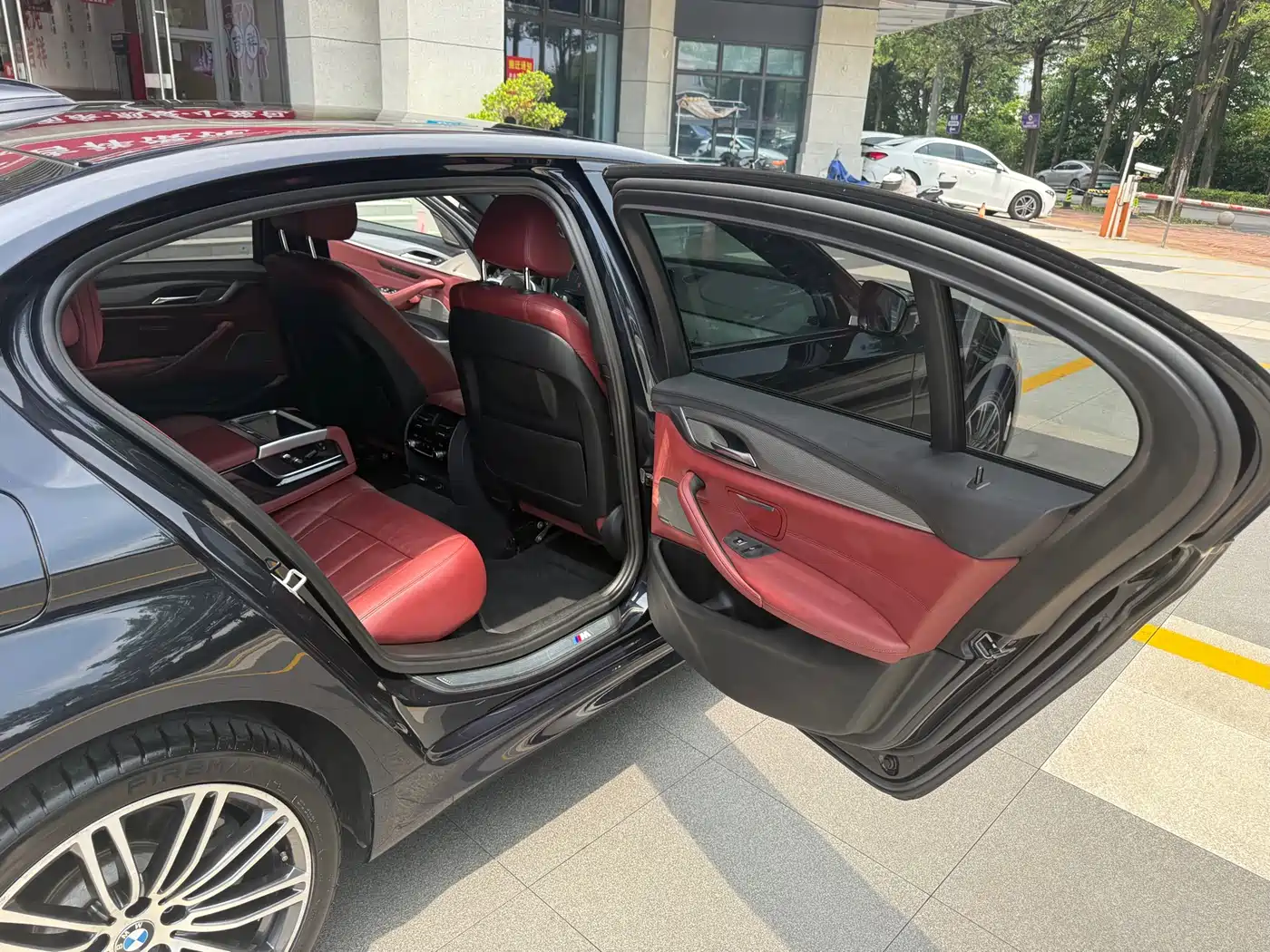 BMW 5 Series 2018 530Li Premium M Sport Package фото 17