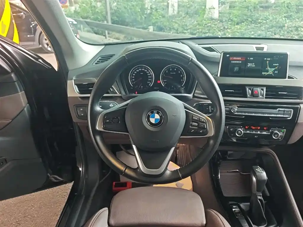 BMW X1 2019 xDrive20Li Premium Model фото 11