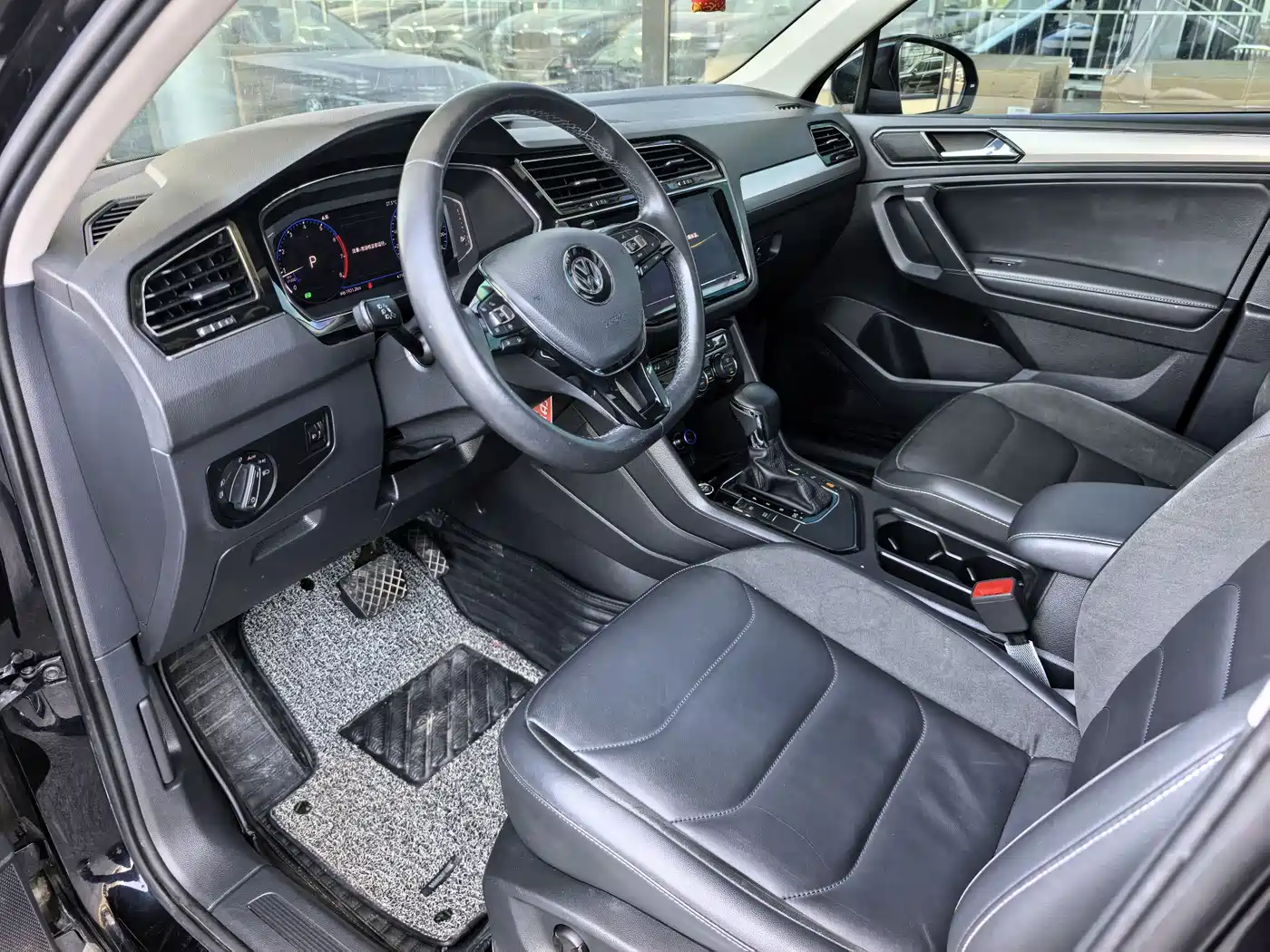 Volkswagen Tiguan L 2020 330TSI Auto 2WD Smart Luxury China VI фото 7
