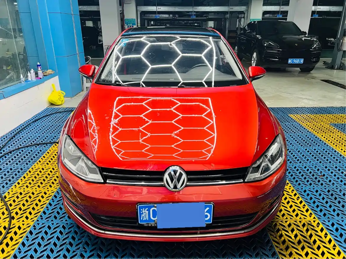 Volkswagen Golf 2016 230TSI Automatic Comfort фото 2