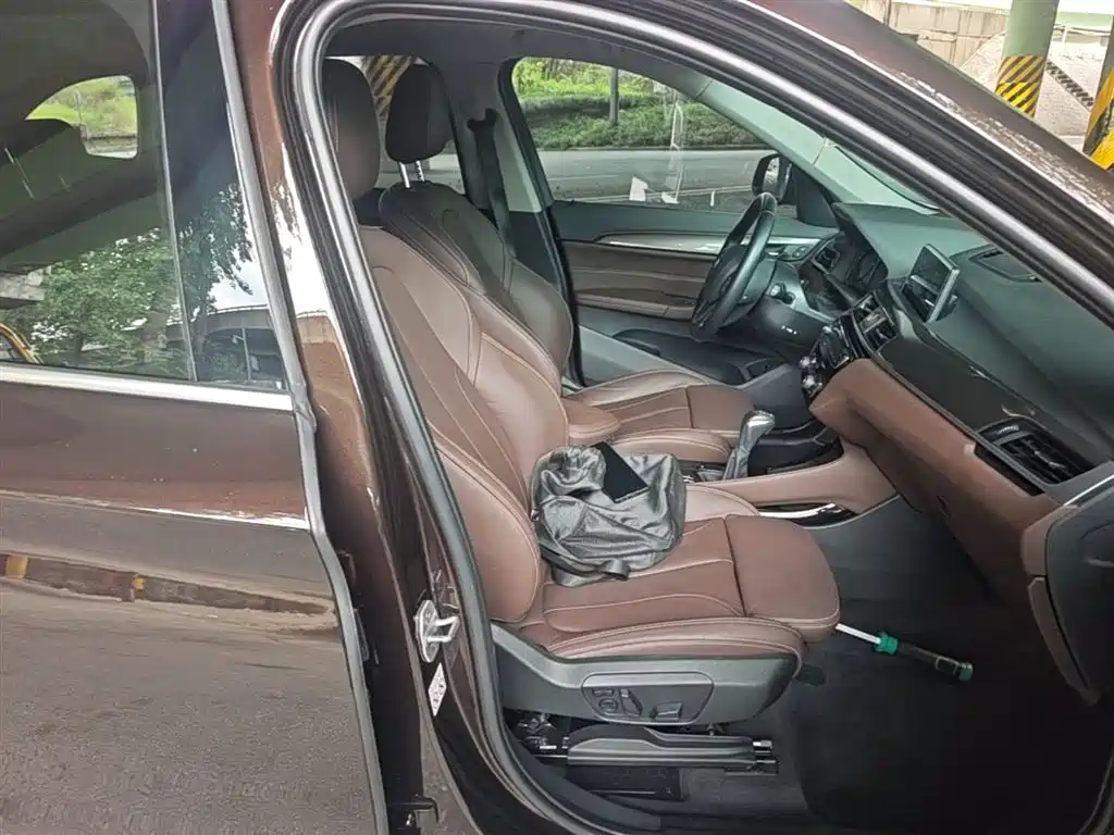 BMW X1 2019 xDrive20Li Premium Model фото 25