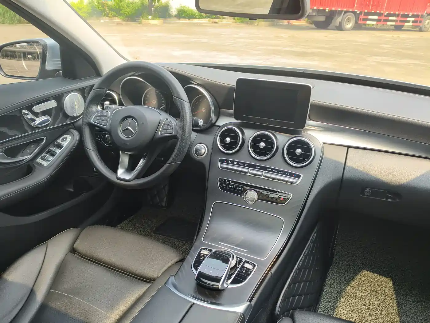 Mercedes-Benz C-Class 2017 C 200 L Sport фото 13