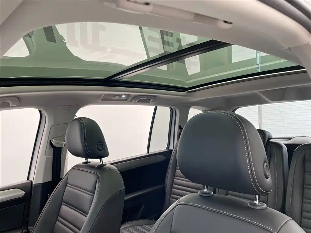 Volkswagen Touran 2019 2018 Touran L 280TSI DSG Comfort 7-seater China V