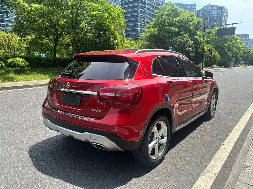 Mercedes-Benz GLA 2018 GLA 200 Dynamic фото 4