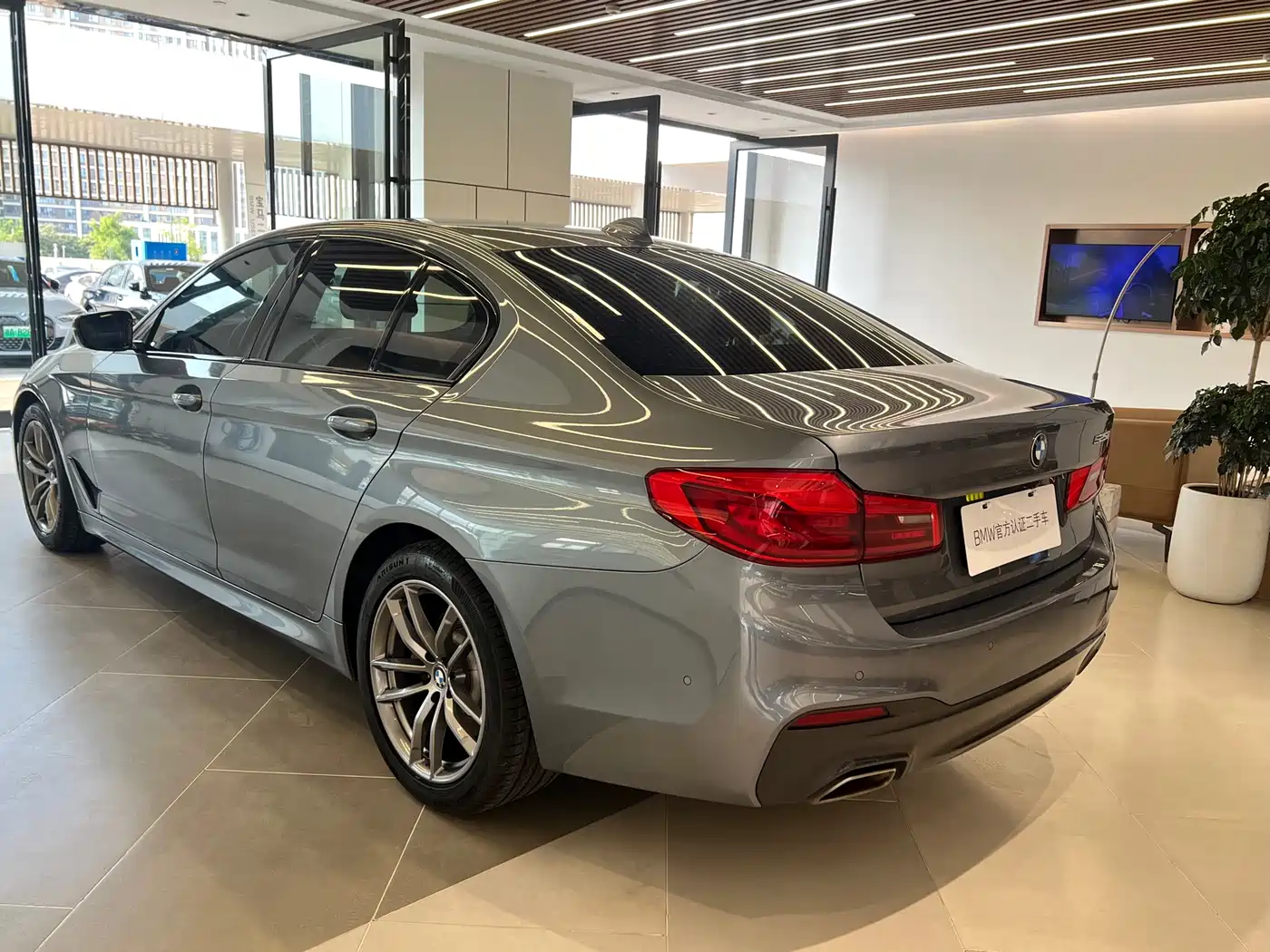 BMW 5 Series (Import) 2020 Model 525i M Sport Package фото 7