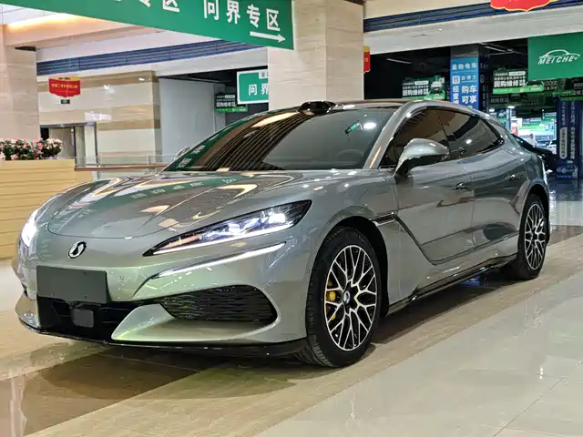 Denza Z9GT 2026 Model Flash Charge Honor Edition