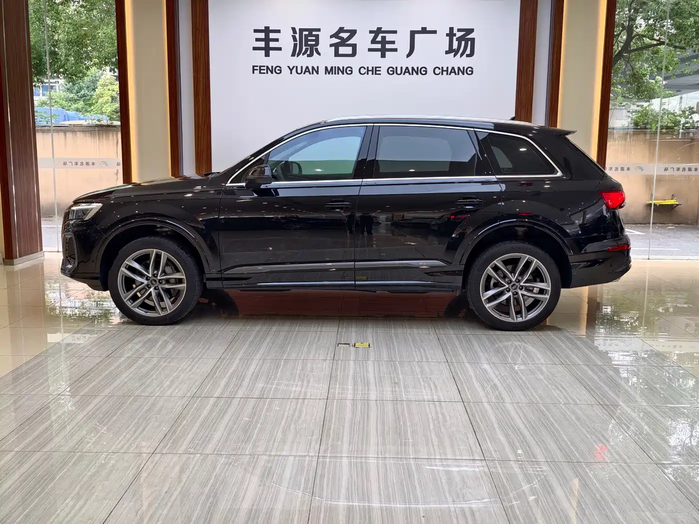 Audi Q7 2025 55 TFSI quattro S line Sport фото 26