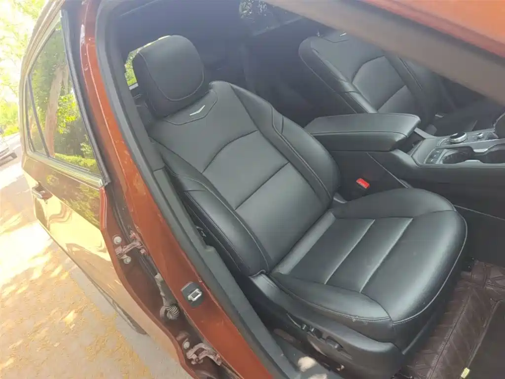 Cadillac XT4 2021 28T FWD Luxury Edition фото 25