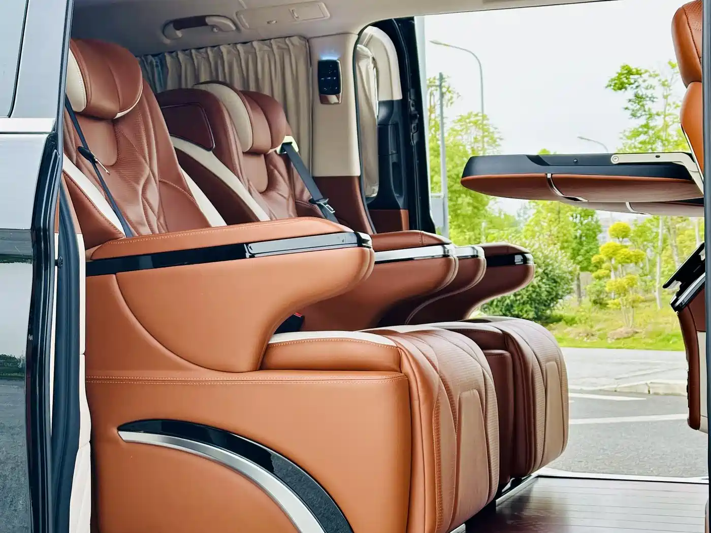 Mercedes-Benz Vito 2023 2.0T Business 7-Seater фото 15