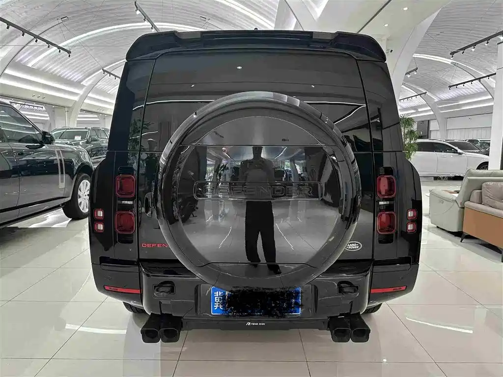 Land Rover Defender 2025 130 3.0T P400 7-Seater Luxury Edition фото 20