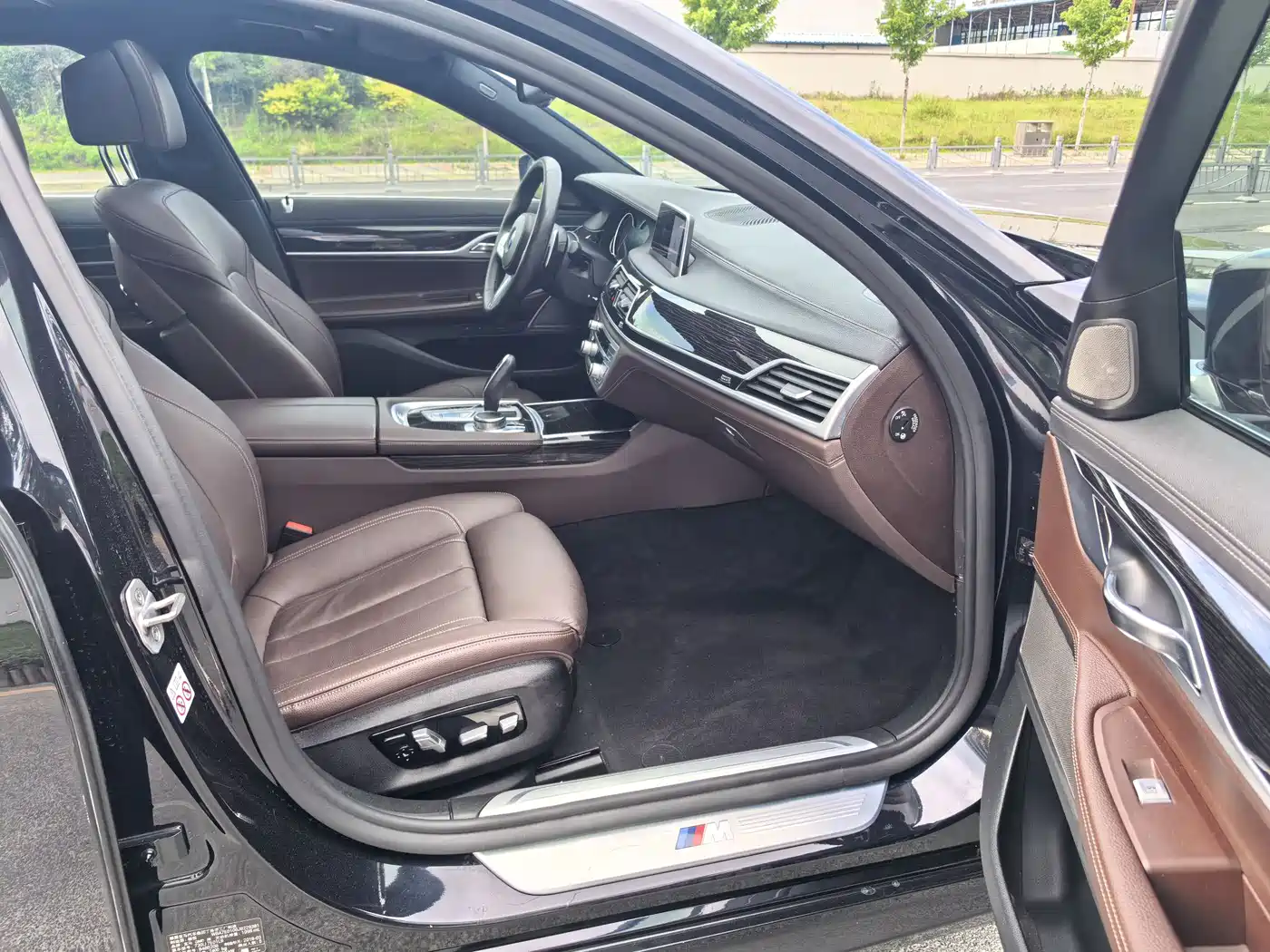 BMW 7 Series 2018 730Li Leading Type M Sport Package фото 13