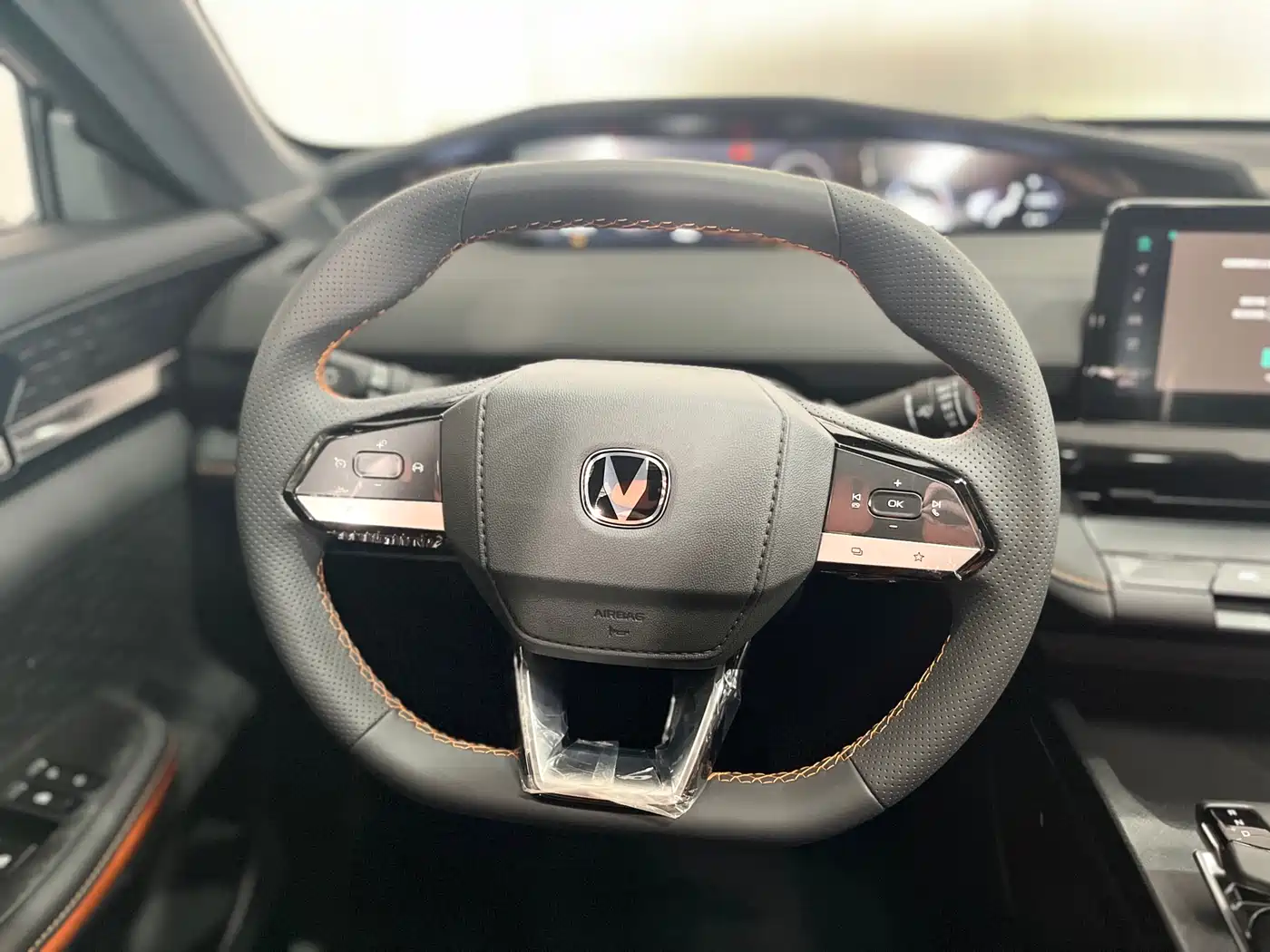 CHANGAN UNI V SMART IDD