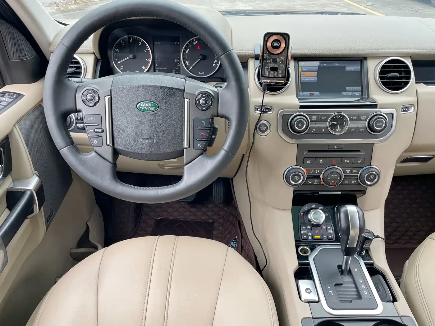 Land Rover Discovery 2011 5.0 V8 HSE фото 7